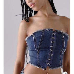 uo moni raw edge bustier Urban outfitters Denim Strapless Crop Top NWT